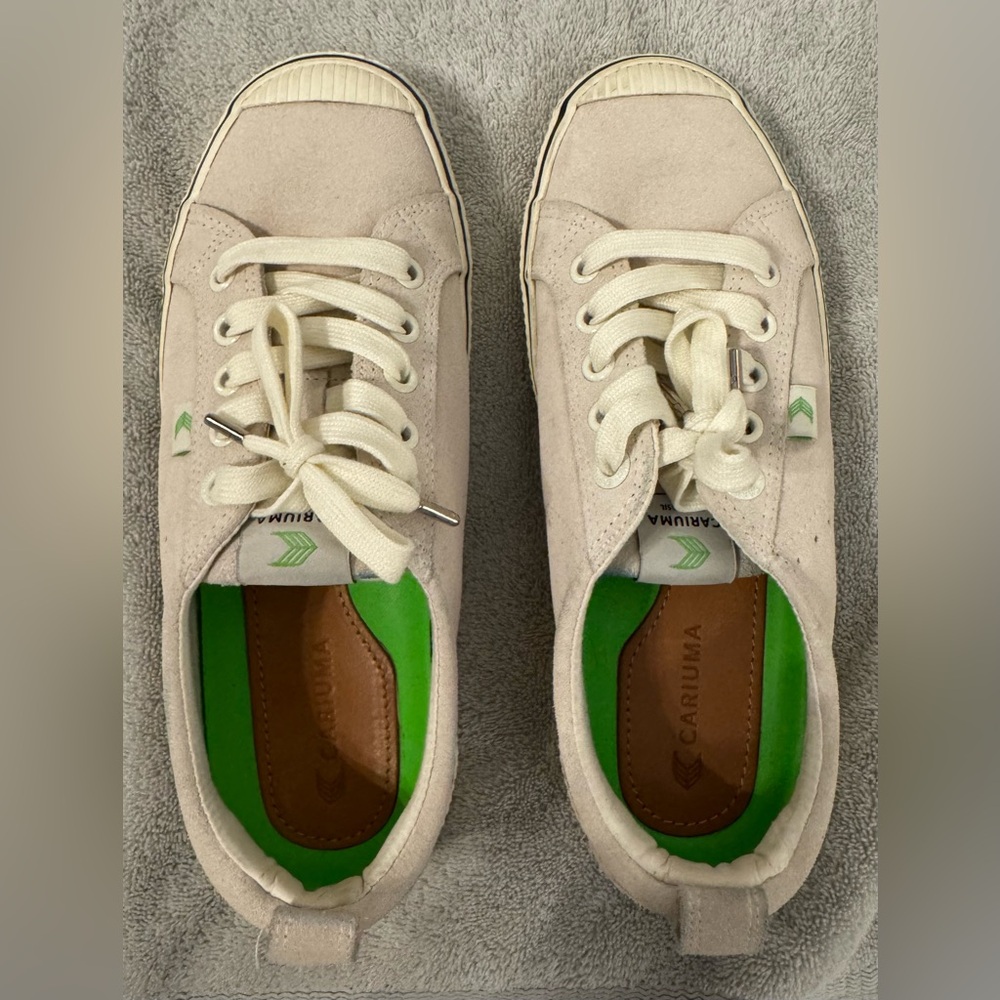 Cariuma Suede Sneakers (6.5)